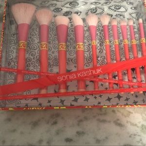 Sonia kashuk makeup brush set